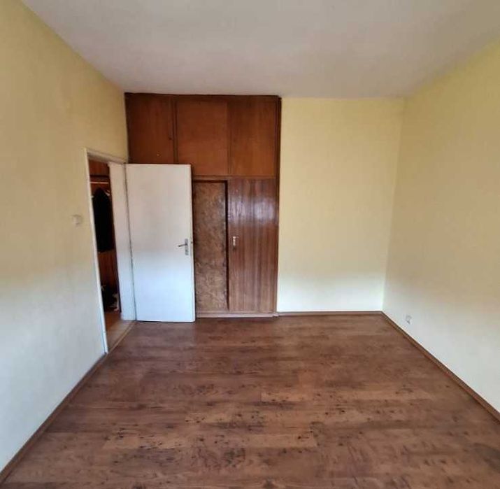 Продава се Двустаен апартамент в Стара Загора, Център - 64 кв.м за 957 €/кв.м - Снимка #4