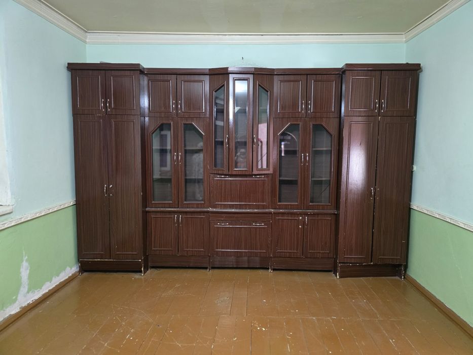 Стенка мебель  срочно сотаман