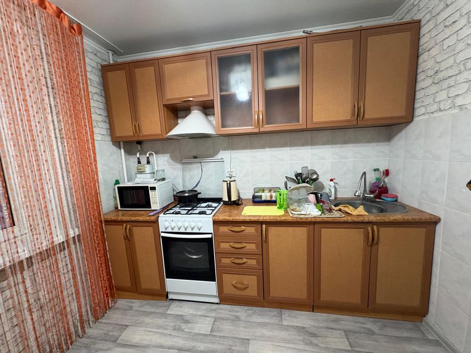 Продам 1 ком квартиру центр .