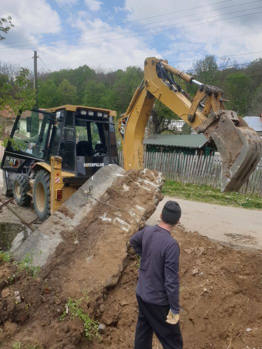 Inchiriez buldoexcavator