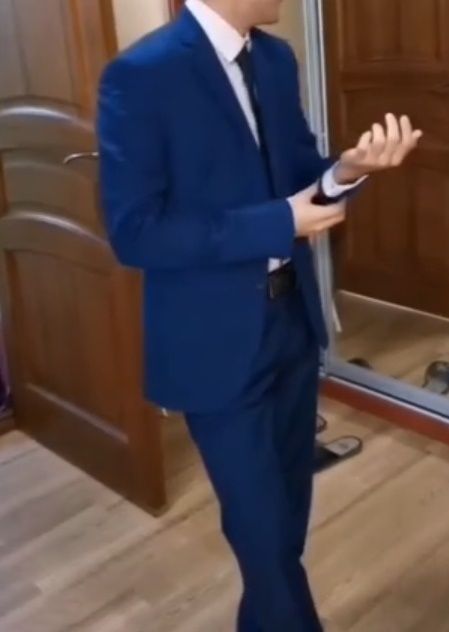 Продам мужской костюм