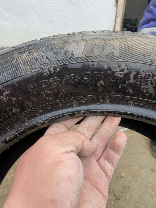 Шина бу winda R16