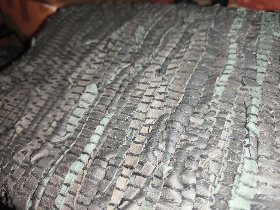 Vând două preșuri din piele naturală 300 lei