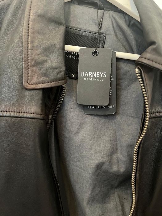 Jacheta de piele nouă cu eticheta