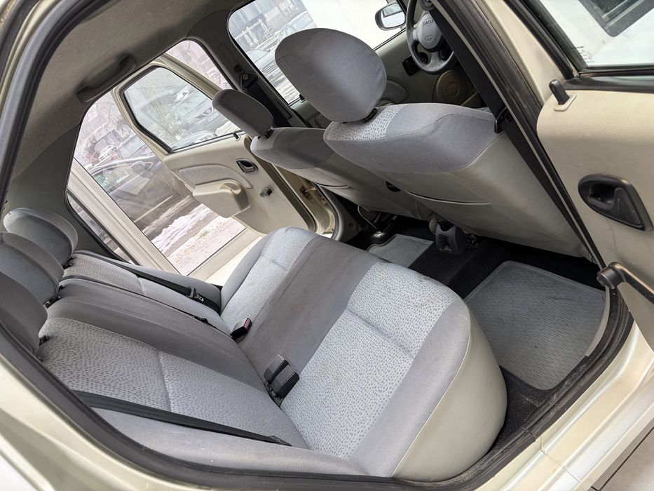 Dacia Logan Berlina 2005/06 Laureate-Posibilitate Rate Auto