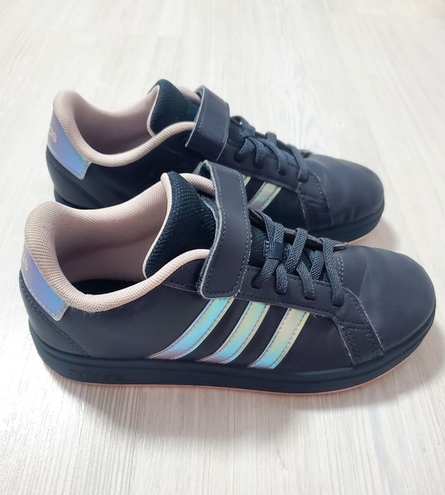 Кецове Адидас GRAND COURT