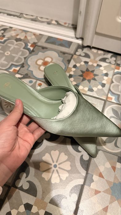 Сатиновые мюли zara