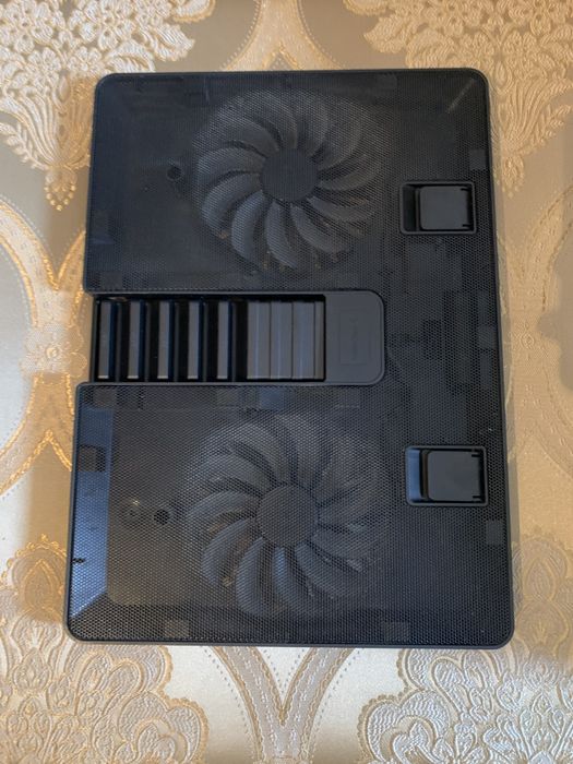 Охлаждающая подставка для ноутбука Deepcool