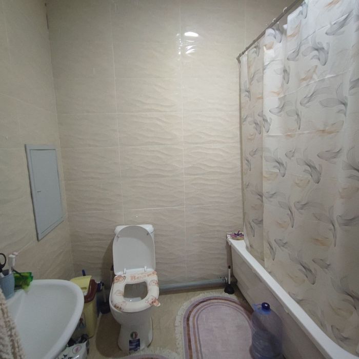 Янгихаёт 9 худуд 2 хона 63 кв уй срочно сотилади