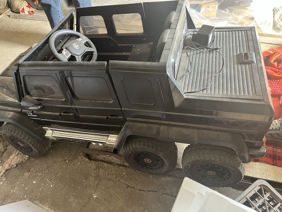 Продам детский электромобиль