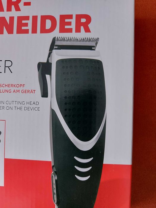 Masina pentru tuns parul, noua, 220V, cu accesoorii