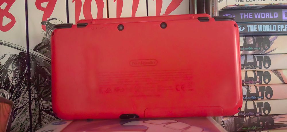 New Nintendo 2ds xl pokeball edition