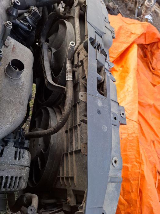 Vand   faruri capota  motor  seat ibizta an 2003