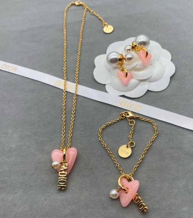 Висок клас колие, обеци, пръстен