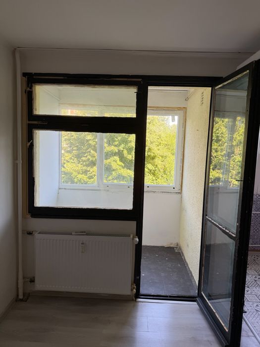 Proprietar, vand garsoniera spatioasa, 30,33 mp, etaj 4/9, Sector 4 - Str. Turnu Magurele nr. 19 - Pret: 63.000 Euro