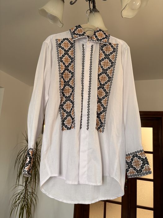 Camasa traditionala