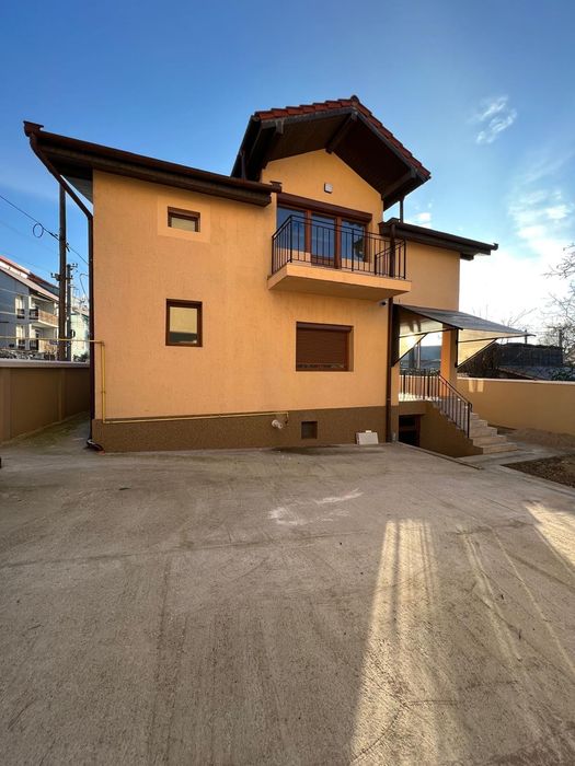Casa de închiriat 5 camere