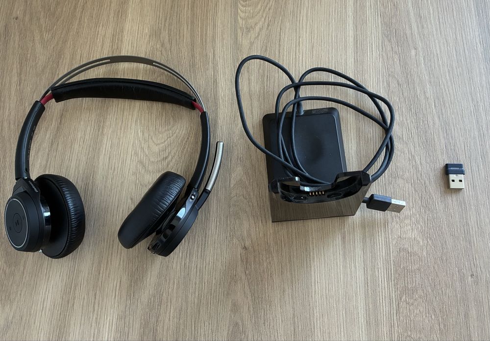 Безжични слушалки Plantronics - Voyager Focus UC USB-C, ANC, черни