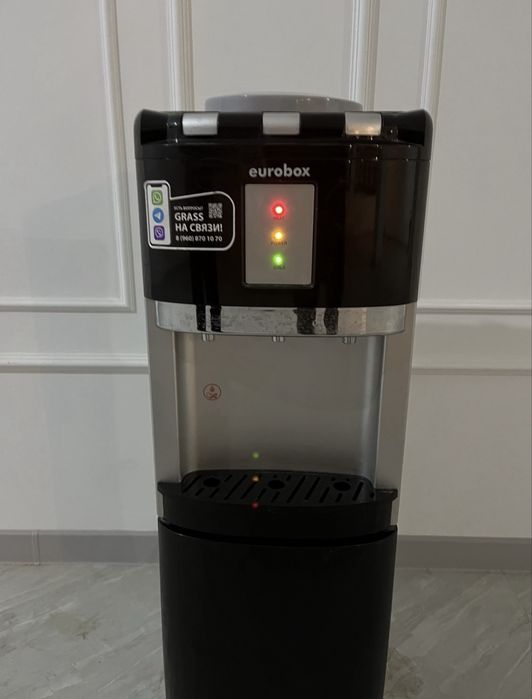 Диспэнсер кулер воды