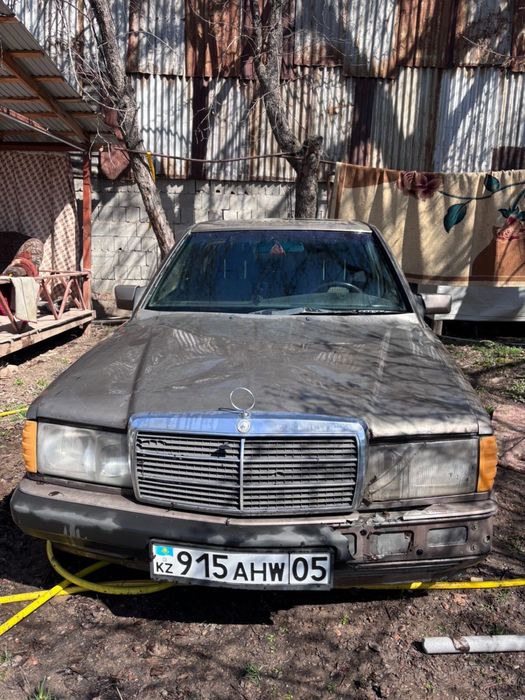 Мерседес Бенц 190