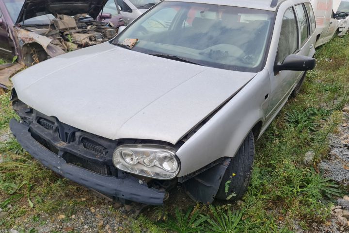 Aripa fata stanga Volkswagen VW Golf a 4-a generatie