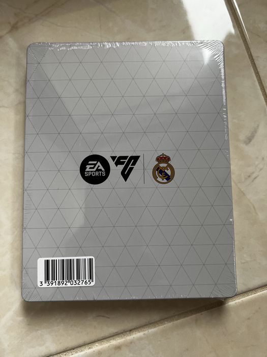 FC 25 Steelbook метална кутия Real Madrid (НОВА)