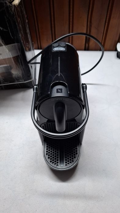 Кафемашина с капсули NESPRESSO Inissia,1260 W,19bar