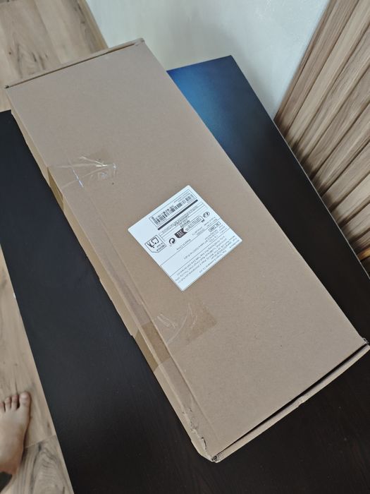 Поставка за монитор за бюро