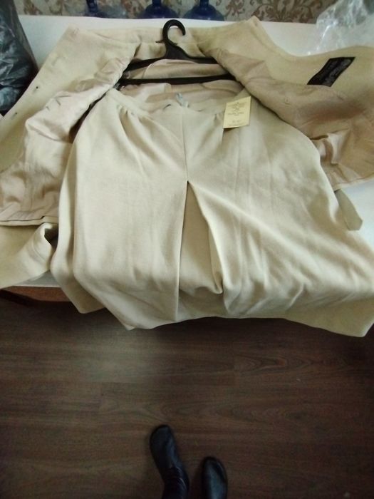 Женская шерстиная кофта с юбкой