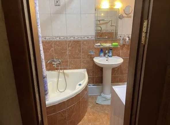 Метро БИЙ ижарага уй 2 хона срочно озимники ойлага метро кафелар енида