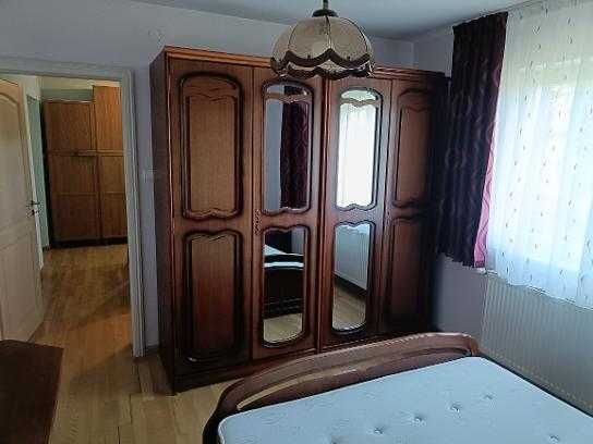 Apartament cu 3 camere ,de vanzare, in Petrosani,stada Independentei