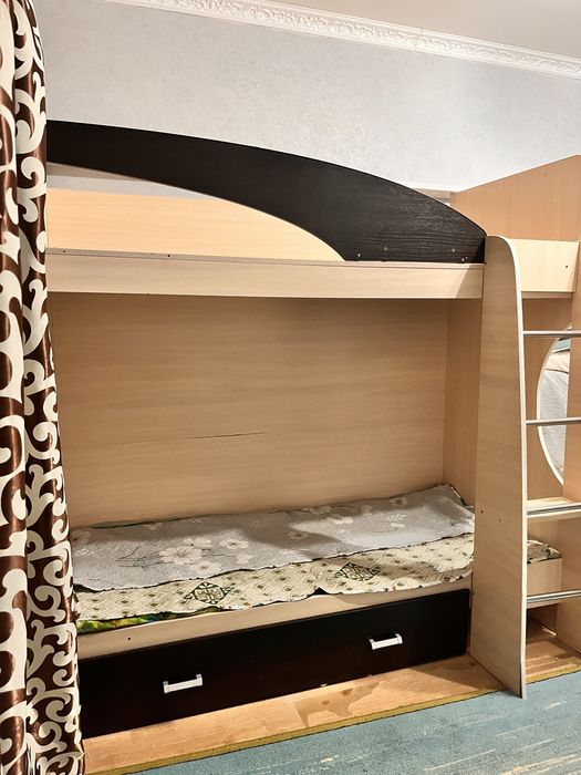 Двухъярусная кровать