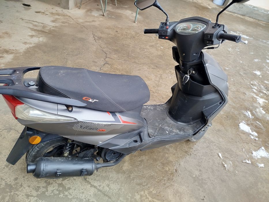 Skuter sotladi Samarqand