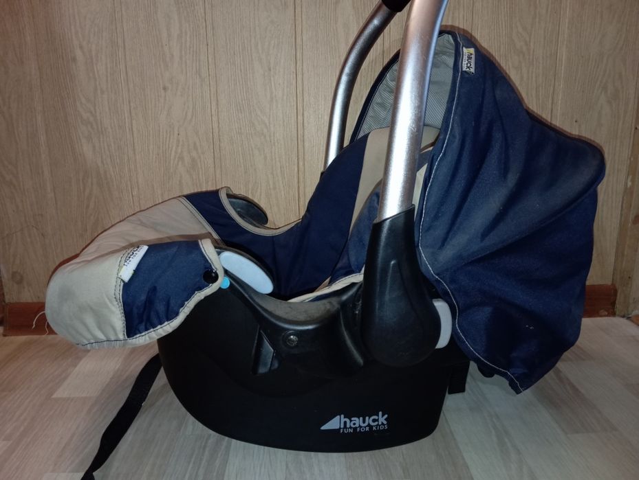 Продам коляску Hauck 3в1