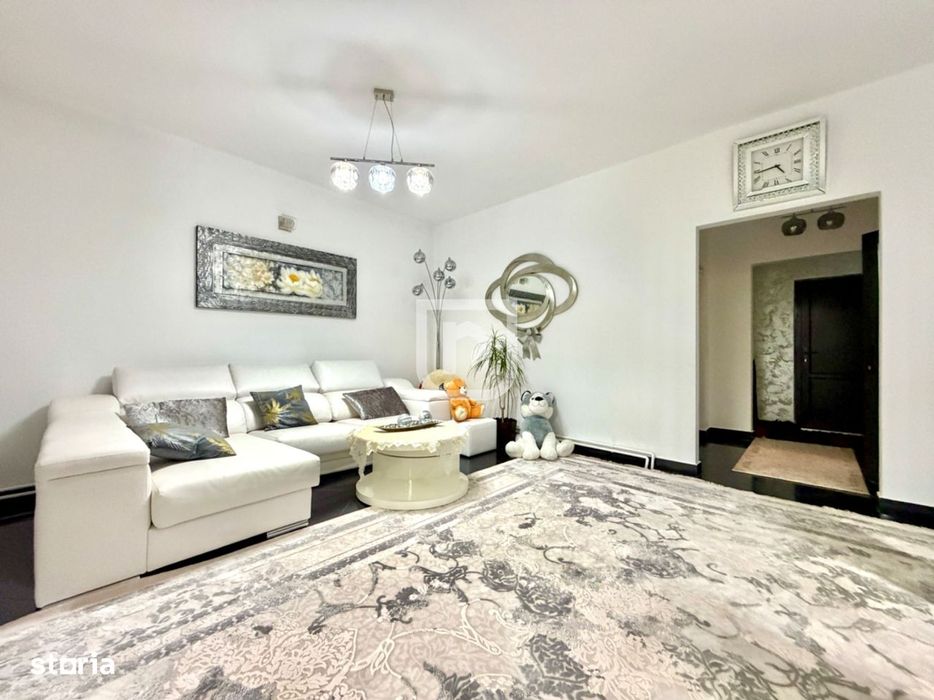 Triplex LUX în centrul Frasin – complet mobilat