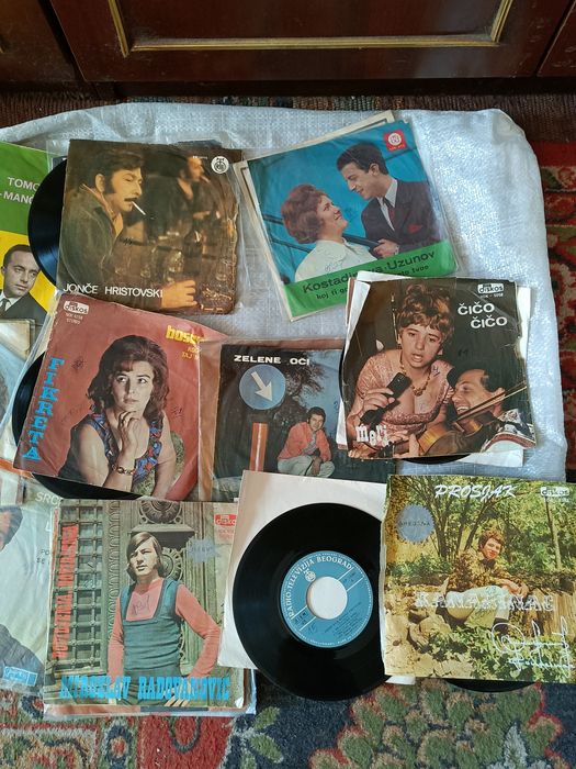 Стари сръбски грамофонни плочи