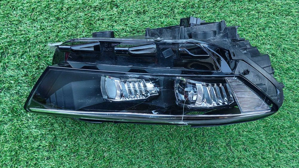 Фар за VW T-Roc Full LED / ВФ Т-Рок