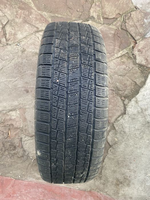 Продам резину 235’60’18