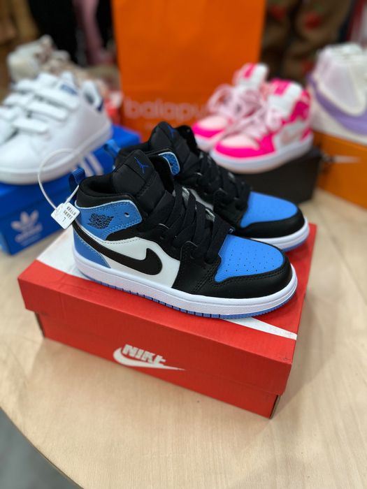 Детская обувь - кроссовки для детей