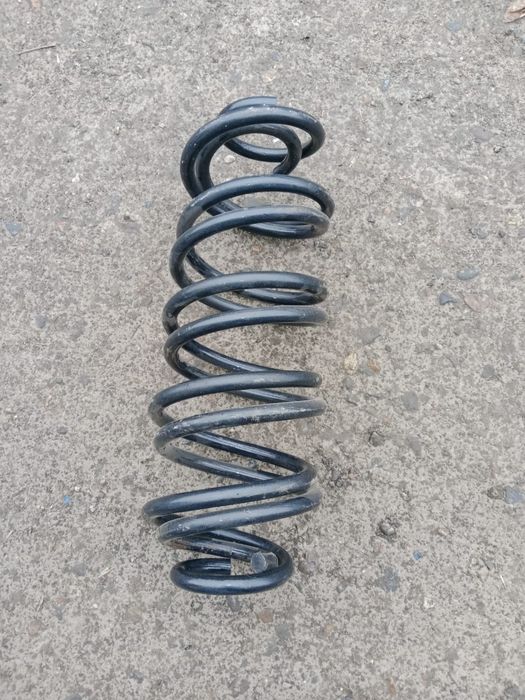 Продам передние пружины на LADA