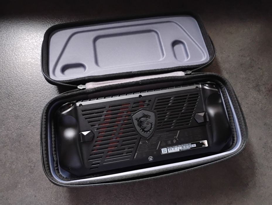 Laptop - consolă - MSI - CLAW  - Ultra 5