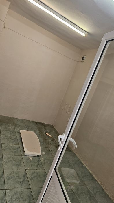 Дава се под наем Магазин в с. Черногорово, Област Пазарджик - 50 кв.м за 204 € - Снимка #5