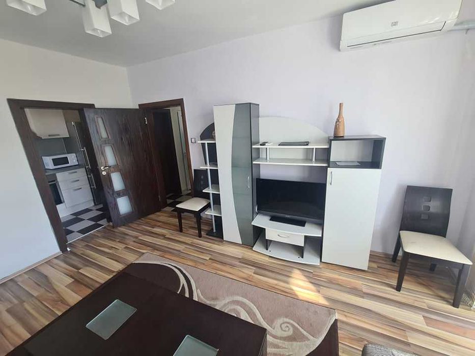 Дава се под наем Двустаен апартамент в Бургас, Зорница - 60 кв.м за 234.6 € - Снимка #1