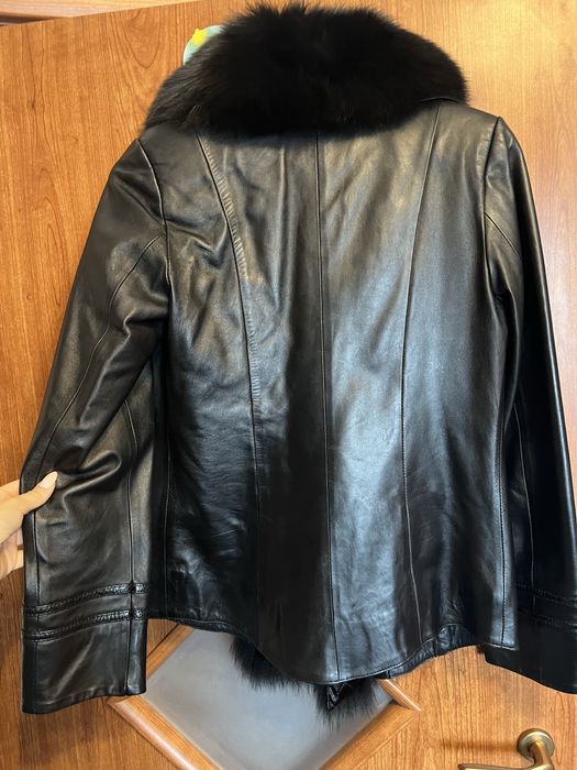 Haine de piele cu guler de blana vulpe