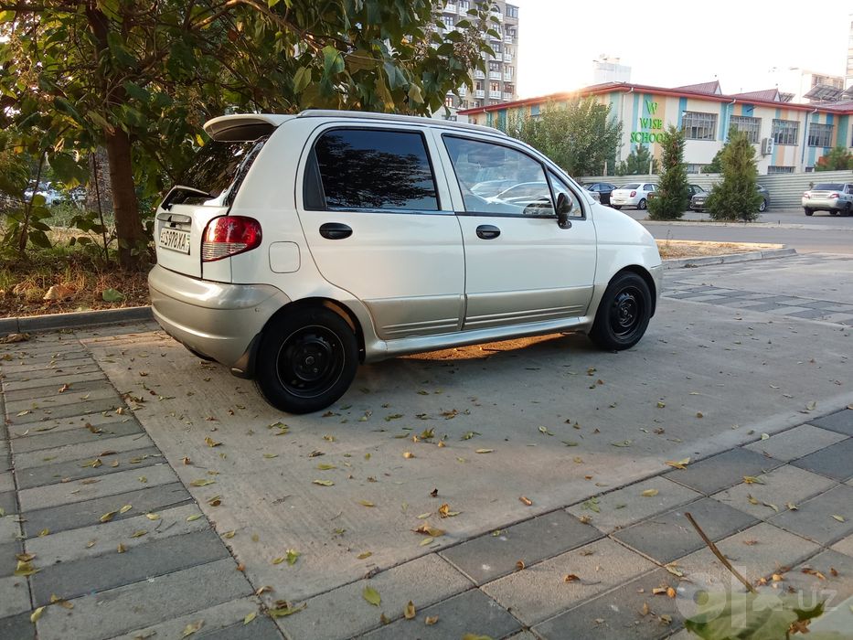 Moshina sotiladi naxtka