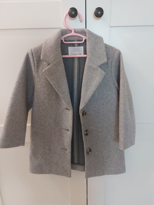 Разпродажба на дрешки на символични цени