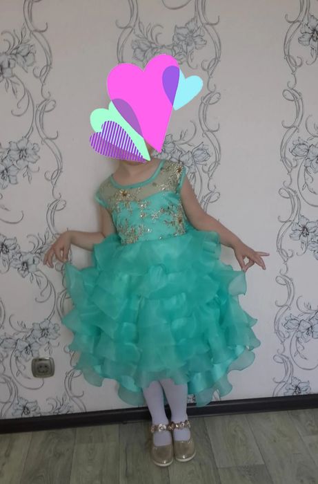 Нарядное платье на девочку.