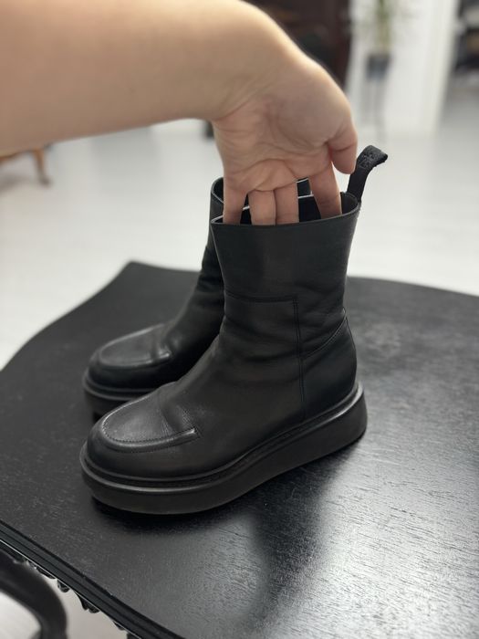 Vând ghete Anna Cori!