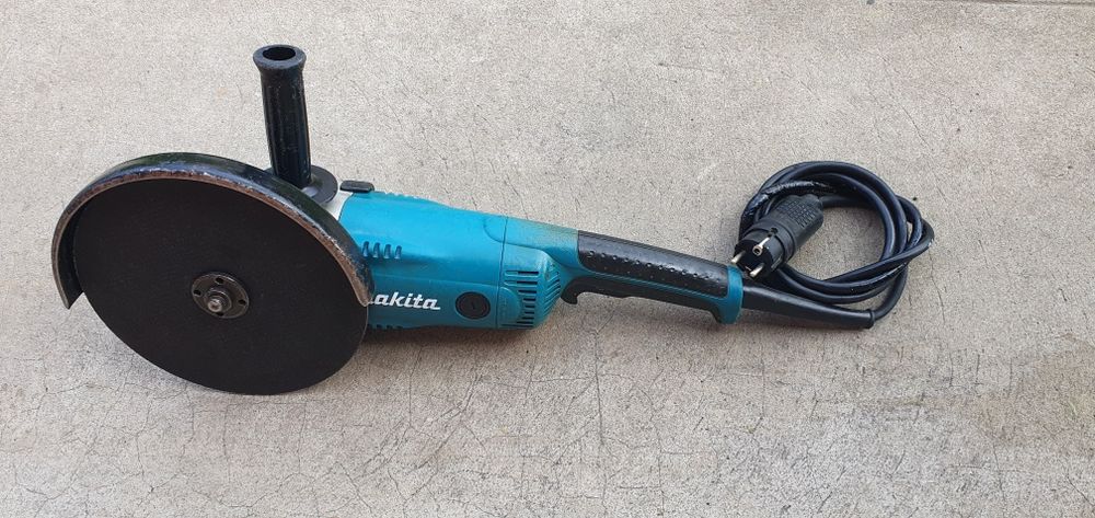 Flex makita 2200w. Model GA9020 S.