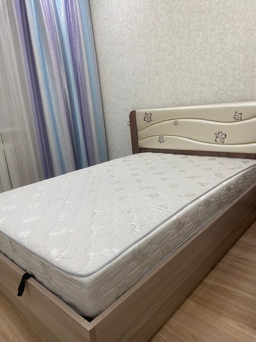 Продам кровать  с ортопедическим матрасом